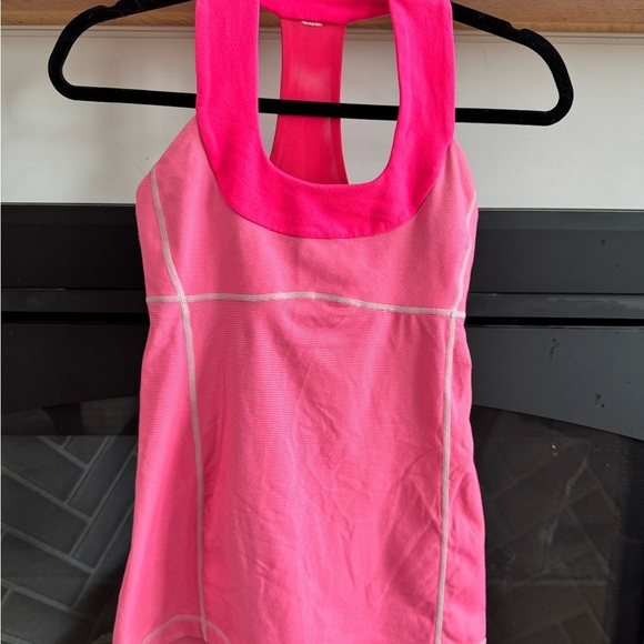 💗 Lululemon Athletica Hot Pink Fitted Tank Top with Built-In Shelf Bra – Size 4 - Picture 1 of 3
